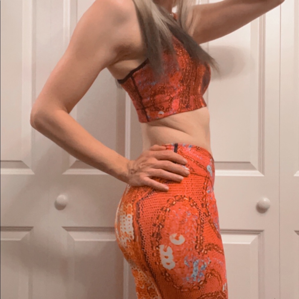 HP🎈Katy Red Sequin Print Yoga Leggings By Ventcri - Picture 4 of 11